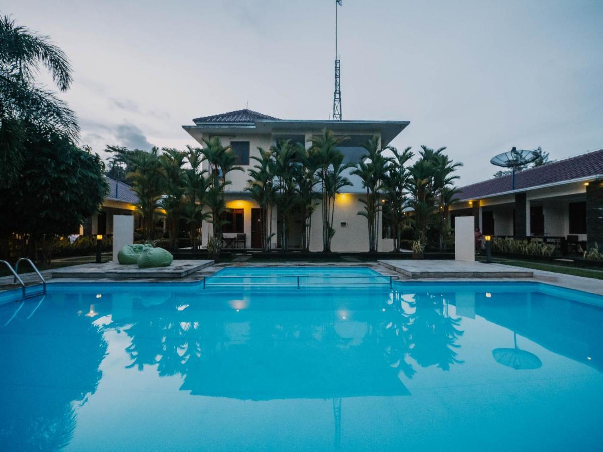 Sunrise Resort Batukaras Exterior photo