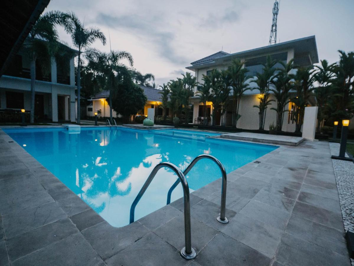 Sunrise Resort Batukaras Exterior photo