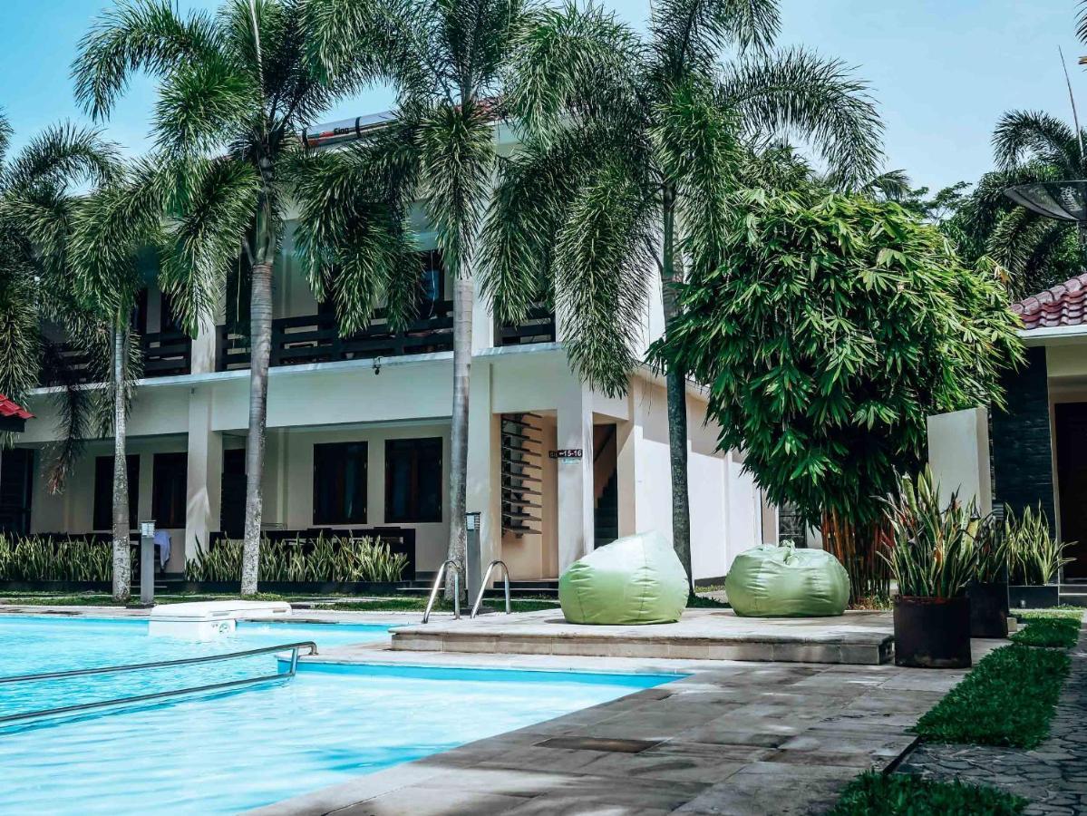 Sunrise Resort Batukaras Exterior photo