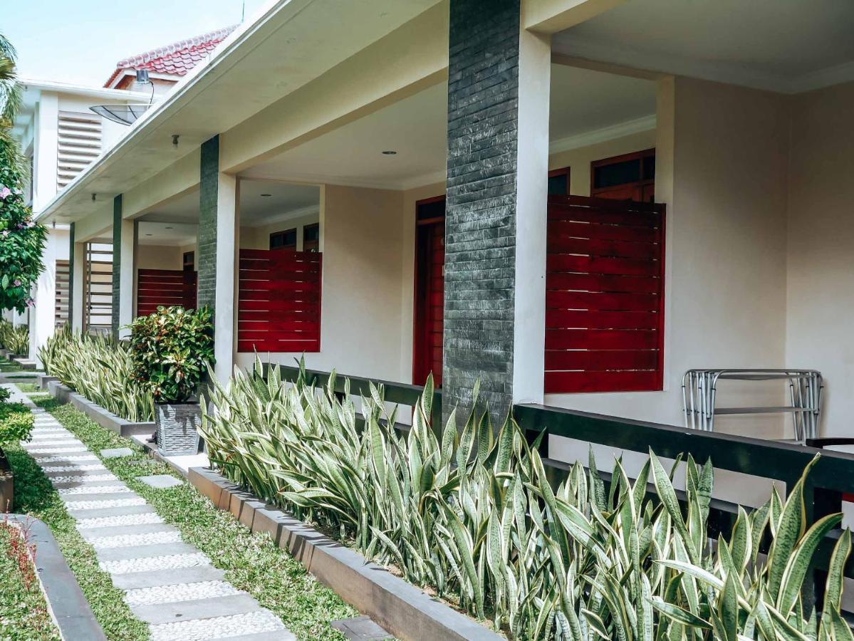 Sunrise Resort Batukaras Exterior photo