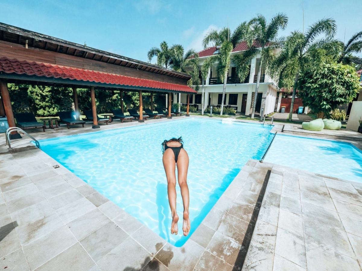 Sunrise Resort Batukaras Exterior photo