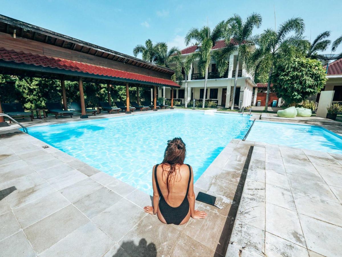 Sunrise Resort Batukaras Exterior photo