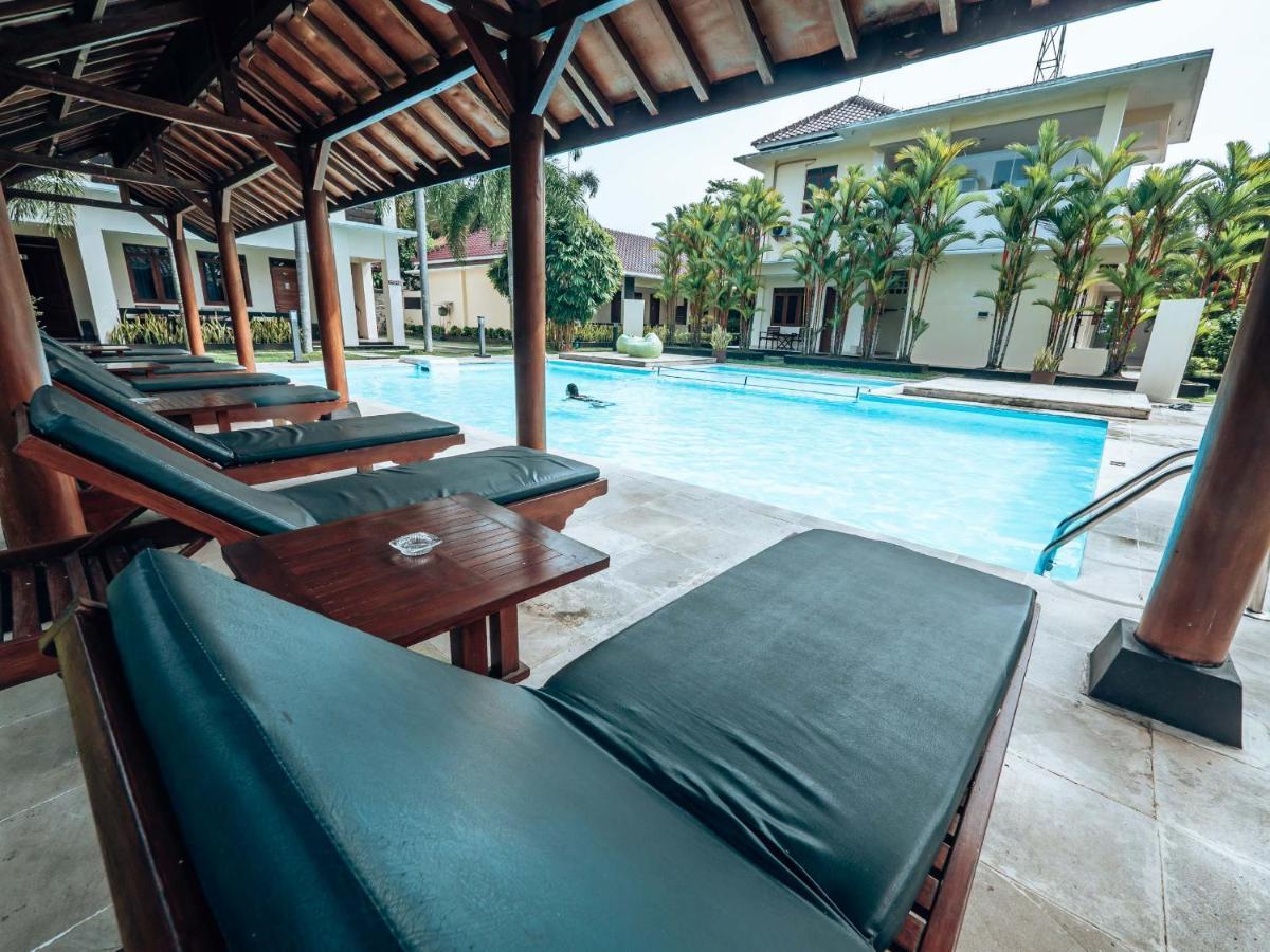 Sunrise Resort Batukaras Exterior photo