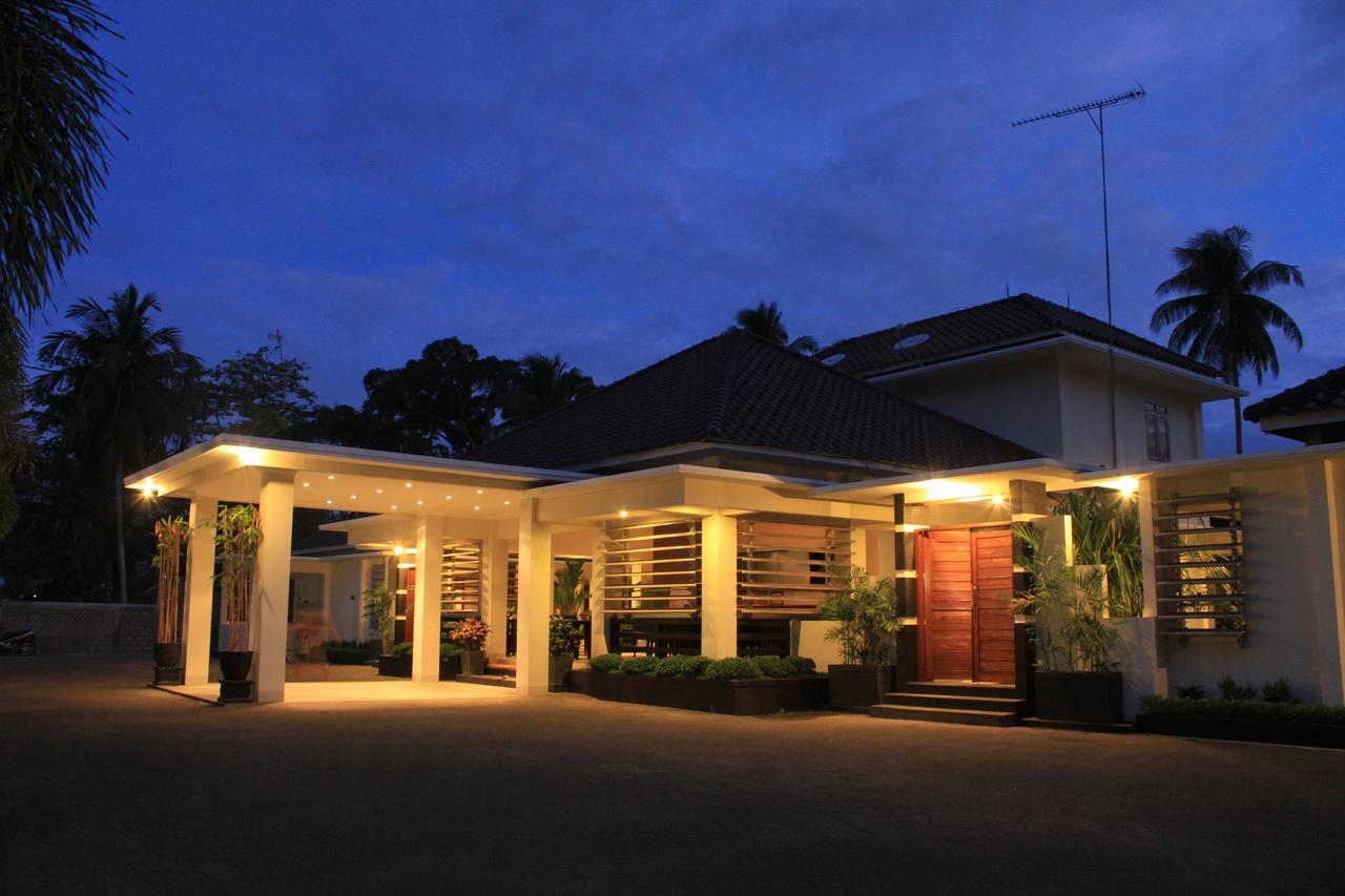 Sunrise Resort Batukaras Exterior photo